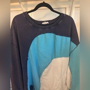 BlueVelvet Colorblock Sweatshirt in Blue and White with Pockets Large